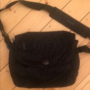 Dakine Shoulder Laptop Bag